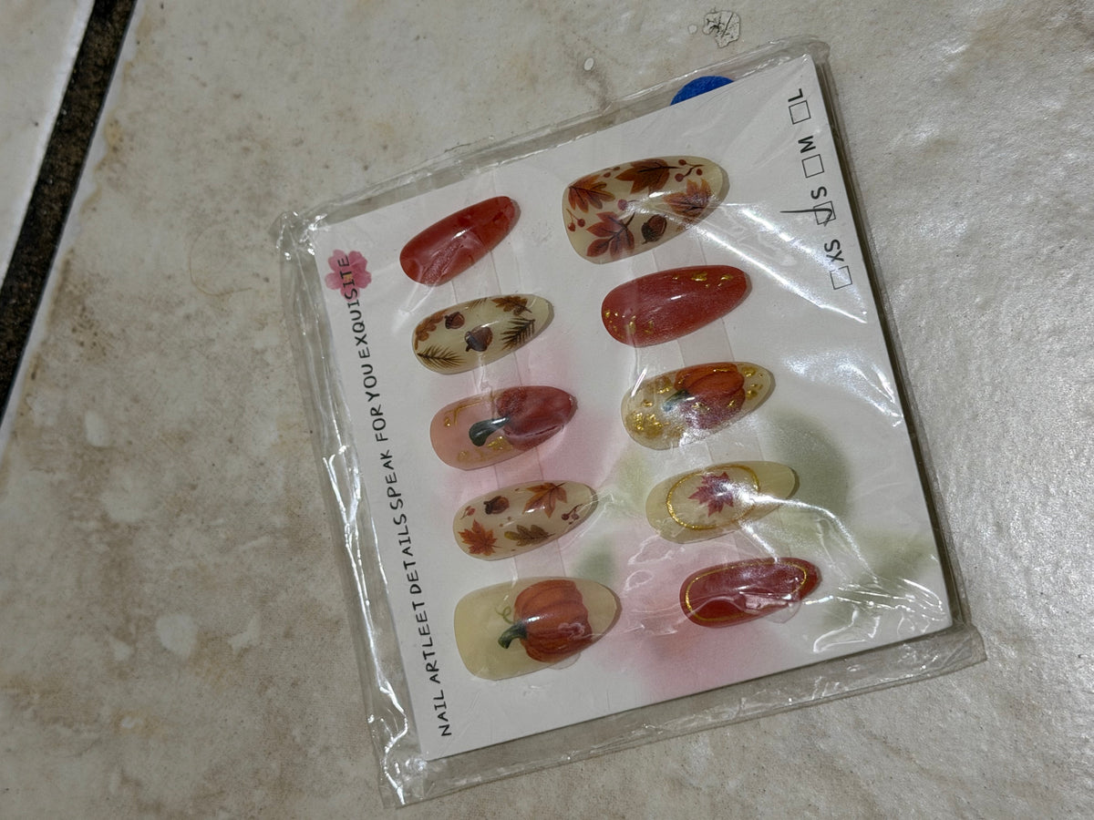 Pumpkin Press on Nails (NEW)
