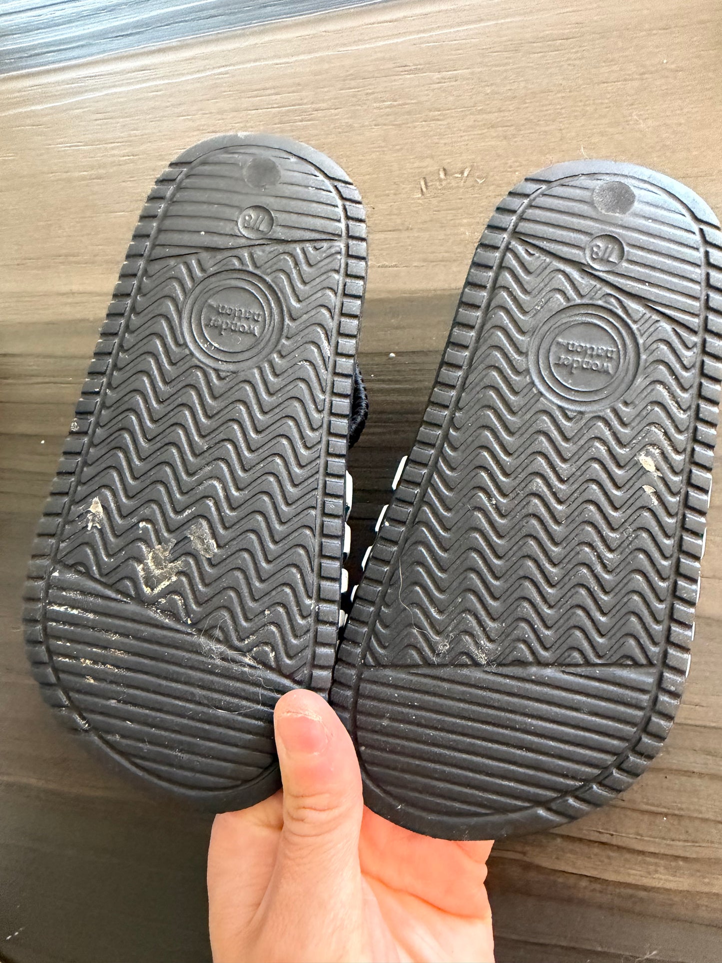 Boy Shoes - Black & White Flip Flops Size 7/8 (Used)