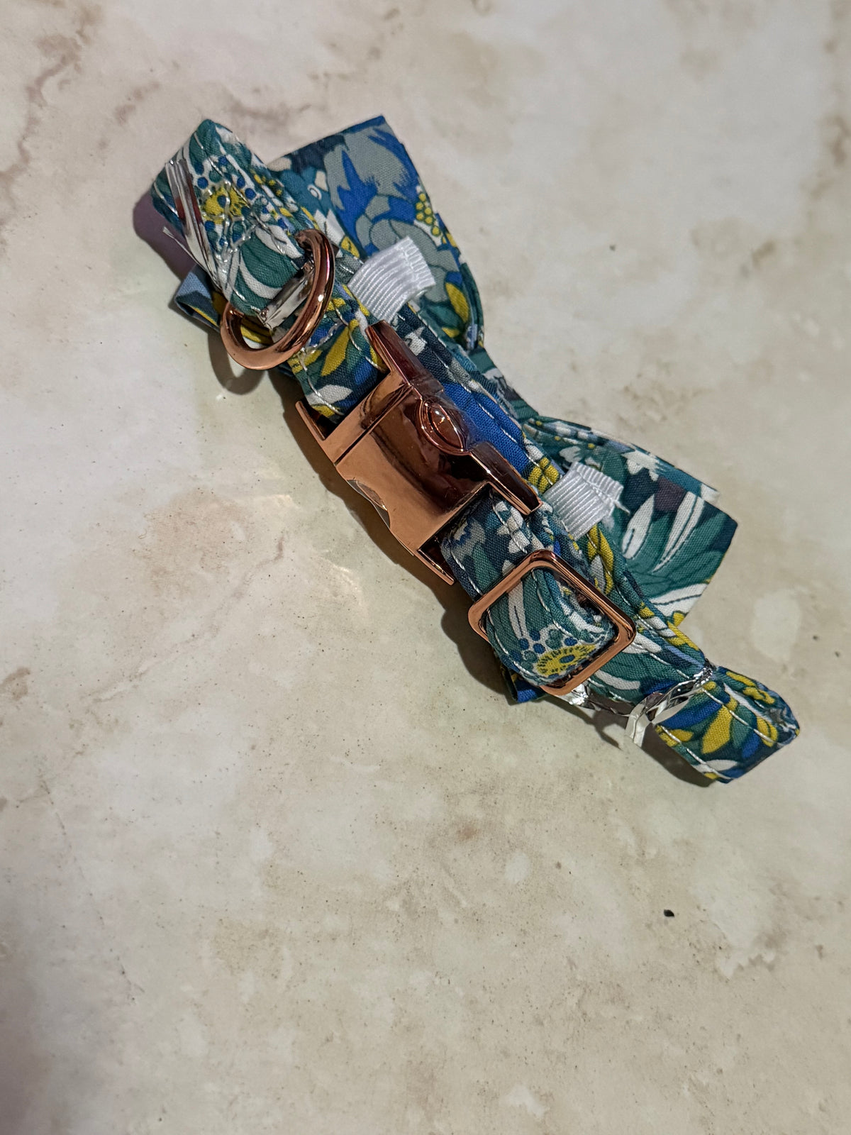 Girl dog bowtie (Small/Med dog, Size XS) (NEW)