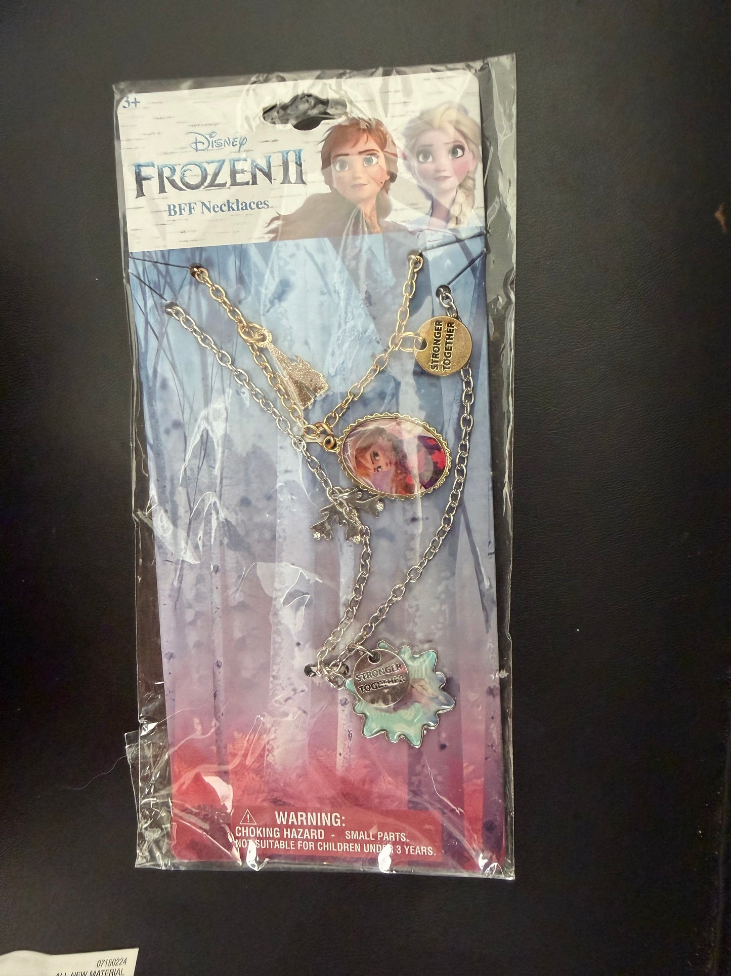Frozen BFF Necklace Set (NEW)