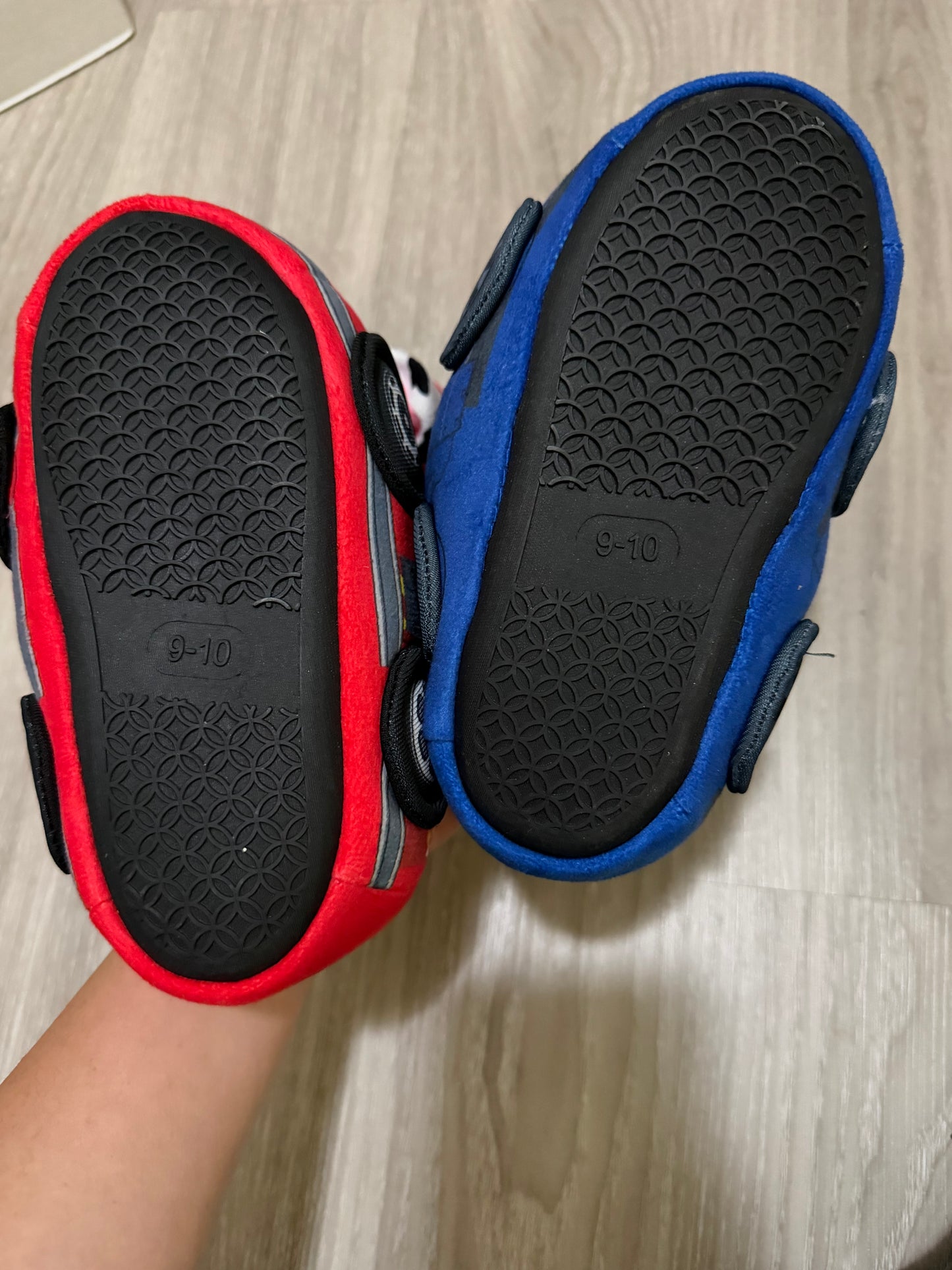 Paw Patrol Slippers Size 9/10 (NEW)