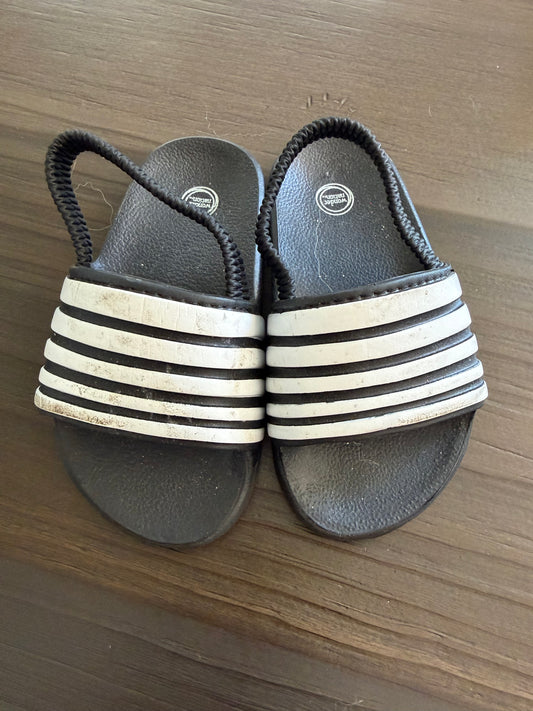 Boy Shoes - Black & White Flip Flops Size 7/8 (Used)