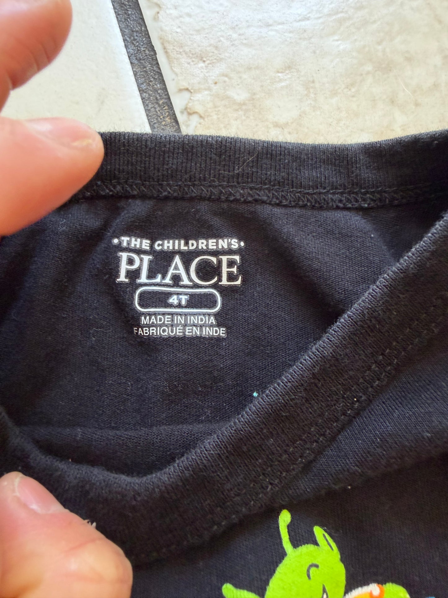 Little Boy - Alien Black Shirt 4T (Used)