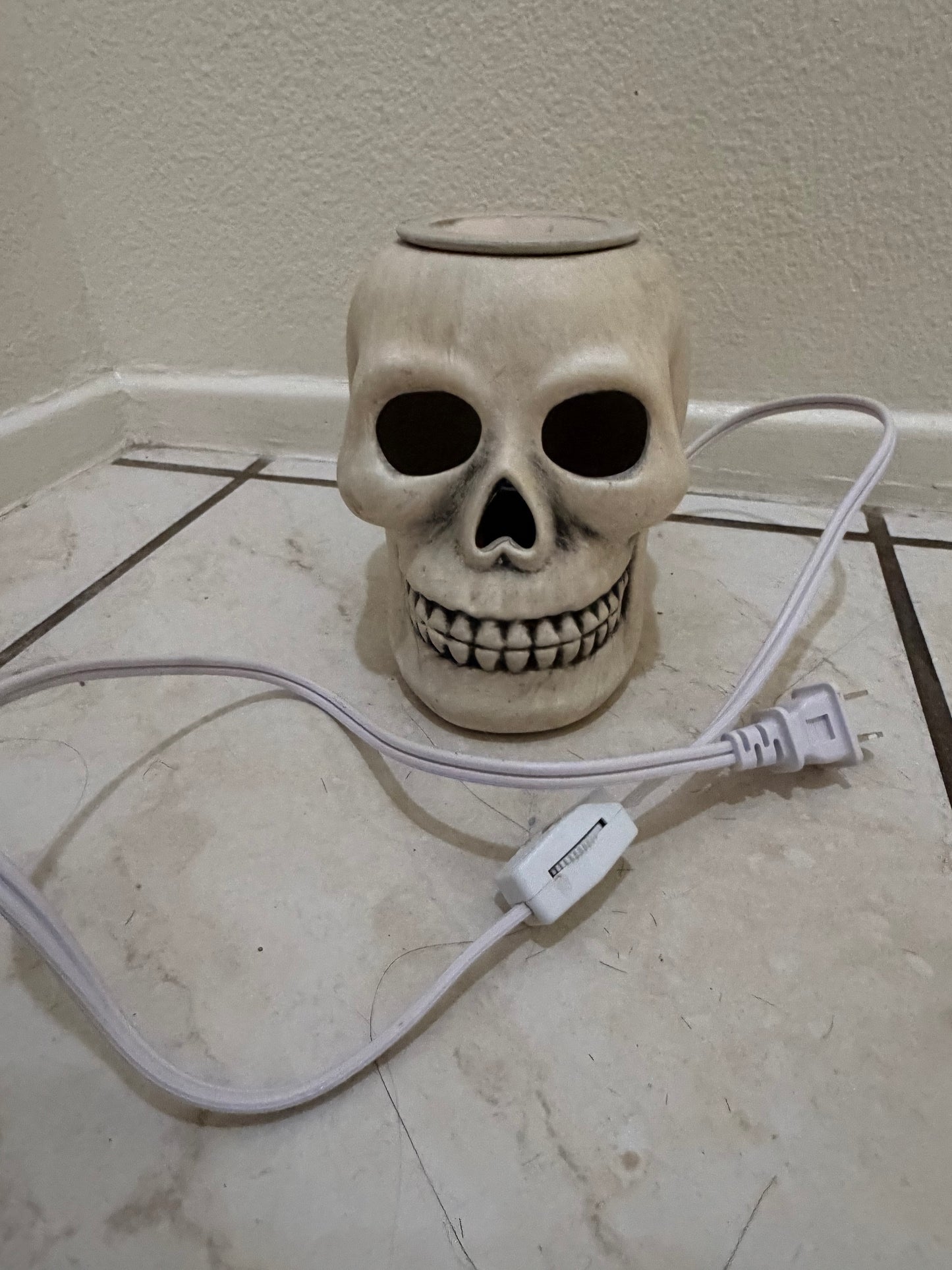 Skull Electric Wax Warmer (Used)