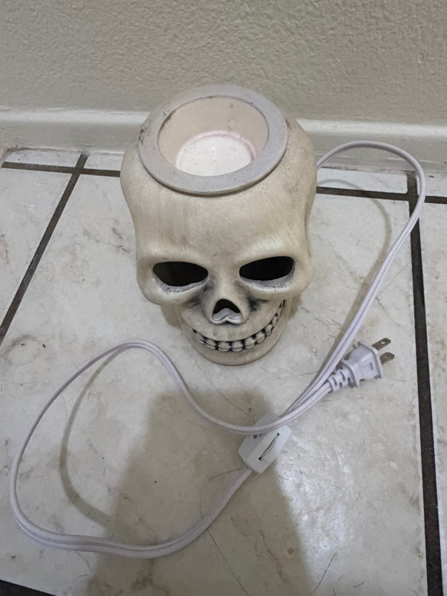 Skull Electric Wax Warmer (Used)