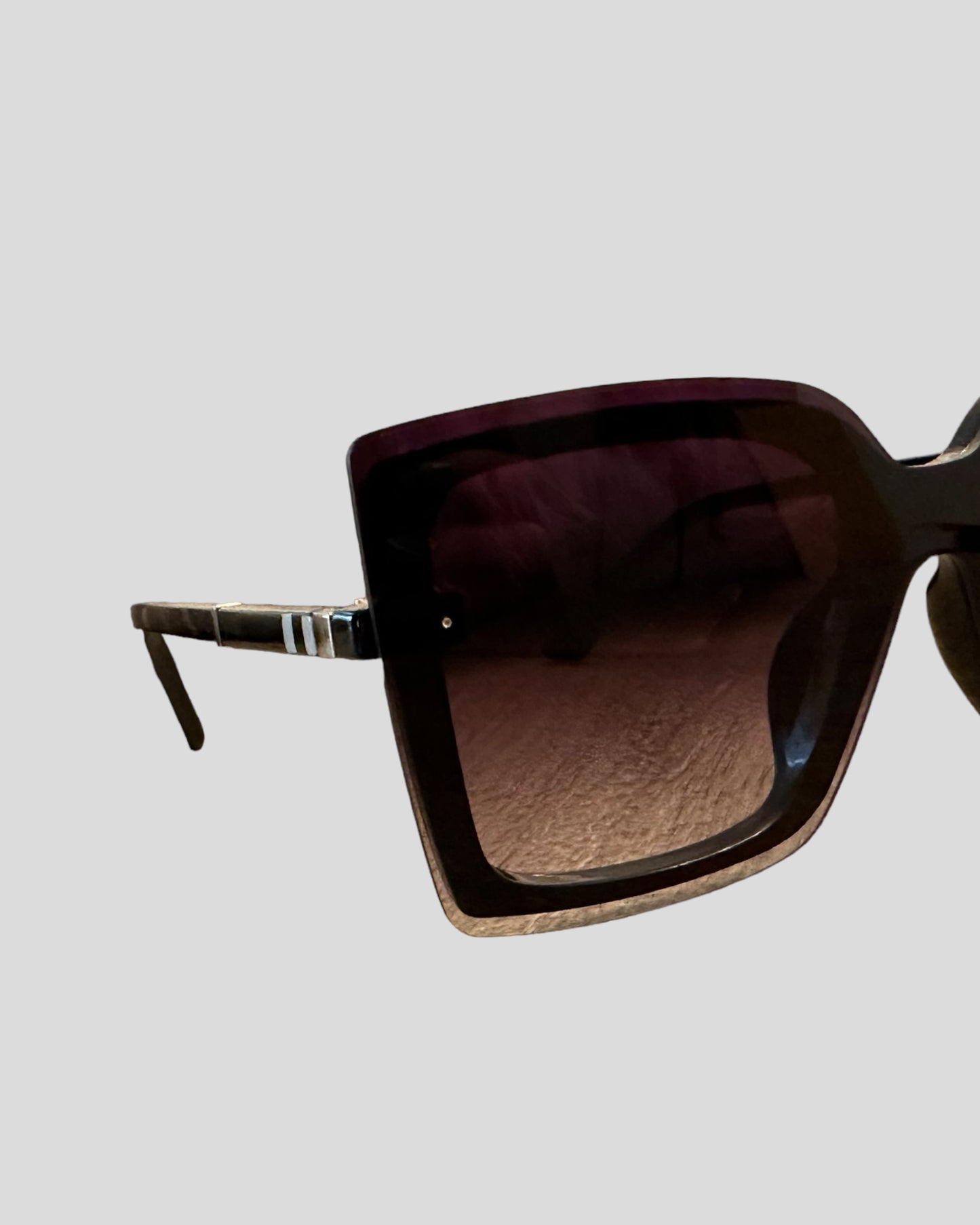 Non-framed Squared oversized shades (Black on Black)